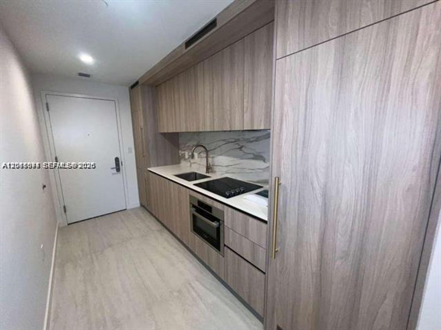 Miami Condo: 77 SE 5th St cu-1605