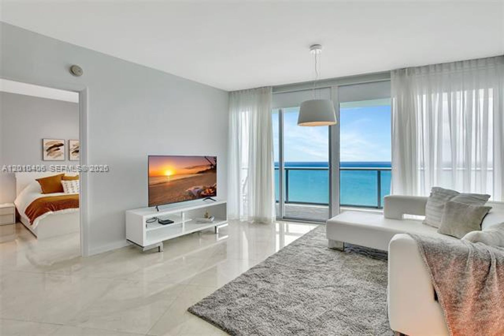 Sunny Isles Beach Condo: 17001 Collins Ave appt 3702