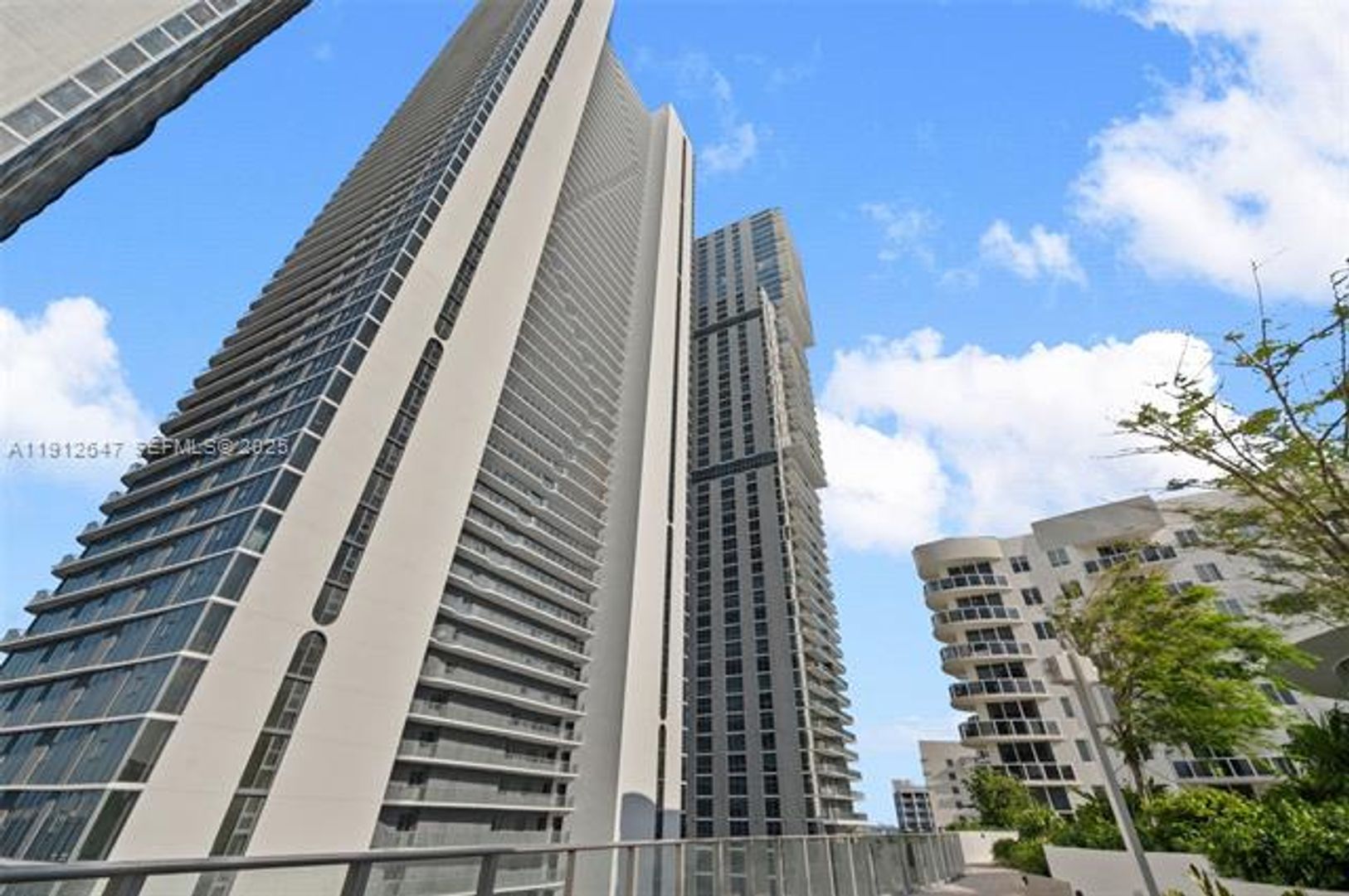 MIAMI Apartment: 700 NE 24th St unit 5606