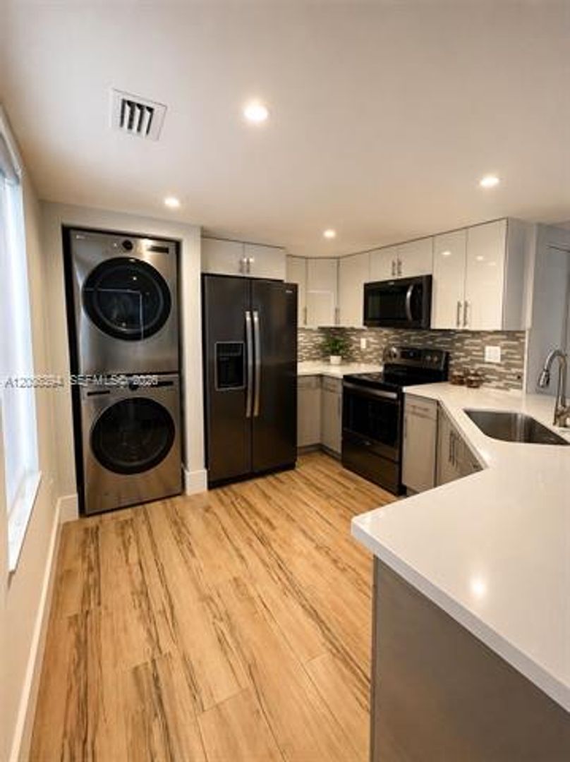 MIAMI Townhome: 8590 NW 3rd Ln th 102