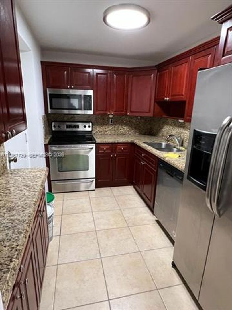Miami Condo: 2333 Brickell Ave cu-307
