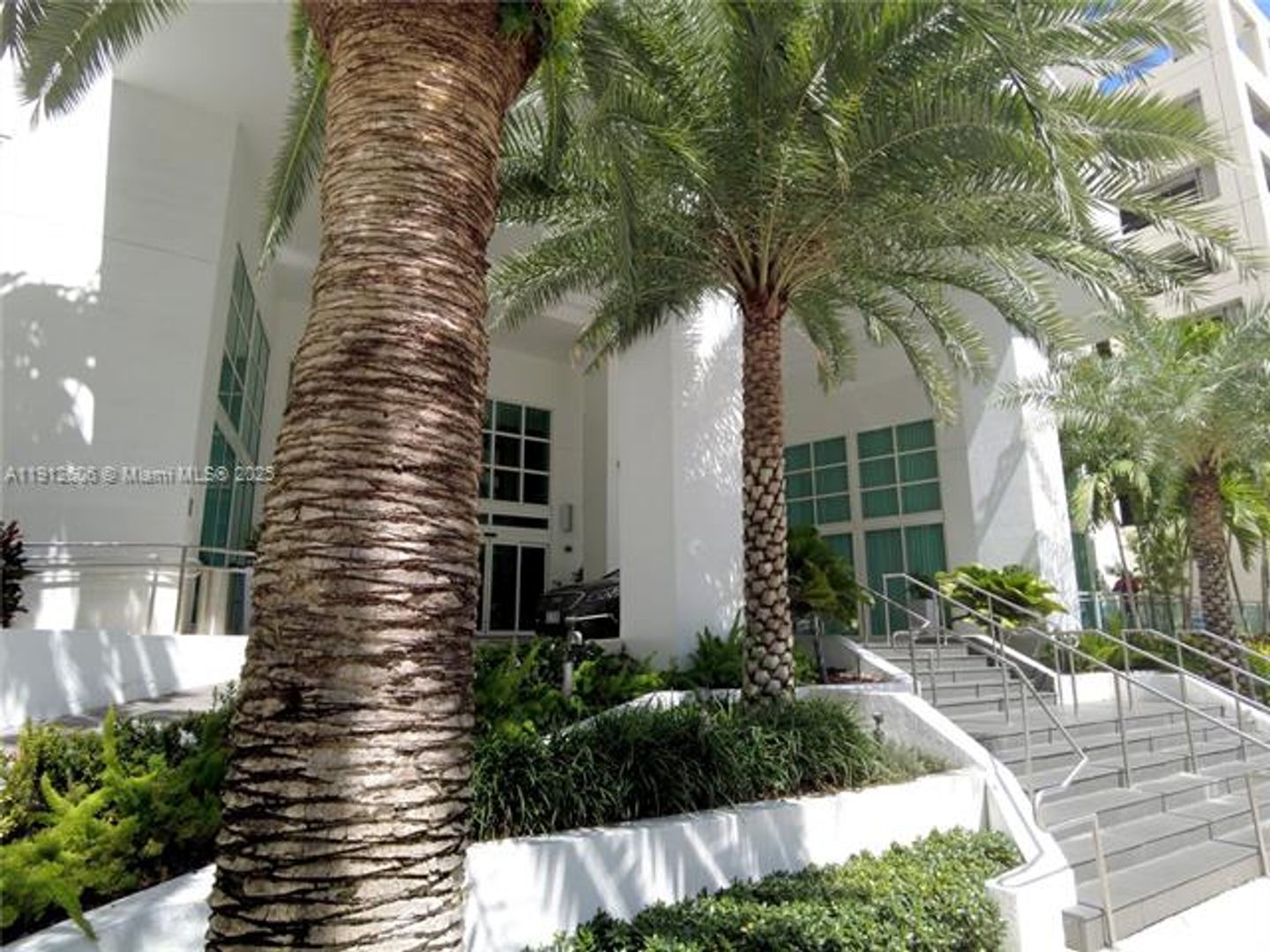 MIAMI Apartment: 950 Brickell Bay Dr unit 5404