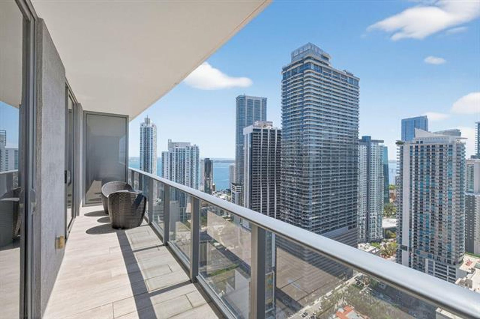 MIAMI Apartment: 55 SW 9th St # 3704