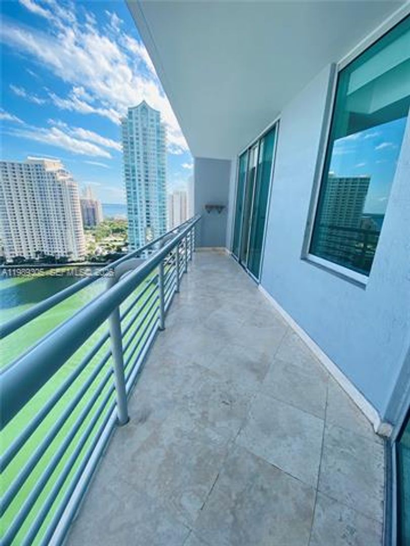 MIAMI Apartment: 325 S Biscayne Blvd # 2126