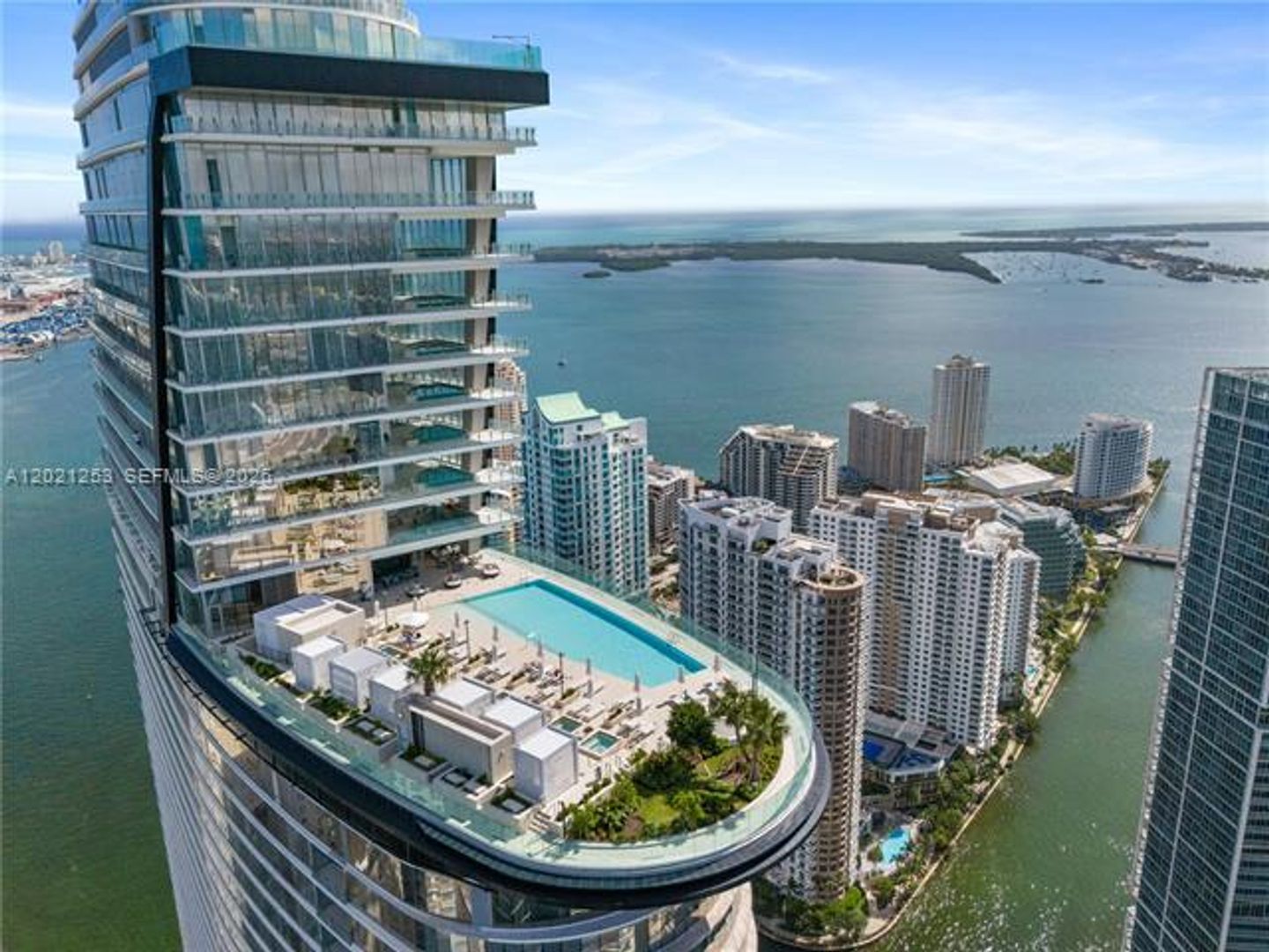 Miami Apartment: 300 Biscayne Boulevard Way # 2103C