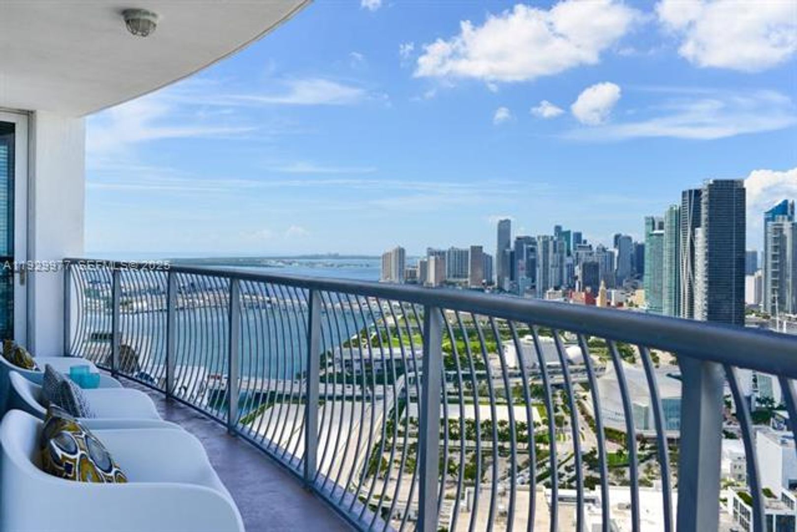 MIAMI Apartment: 1750 N Bayshore Dr unit 4814