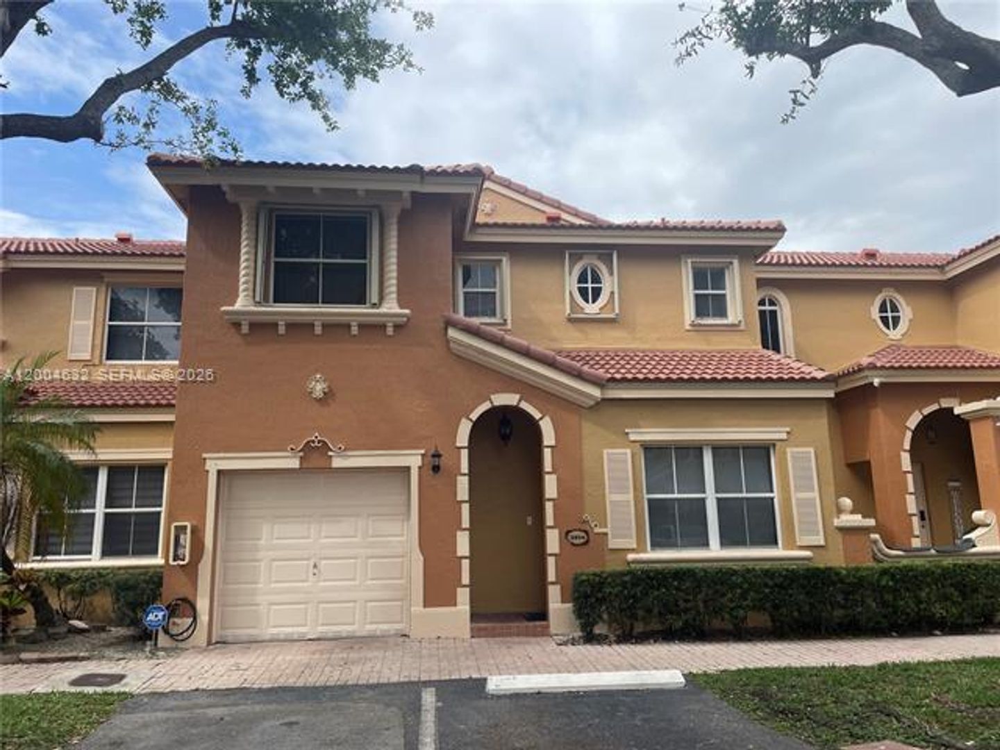 MIAMI LAKES Townhome: 8423 NW 138th Ter th 2804