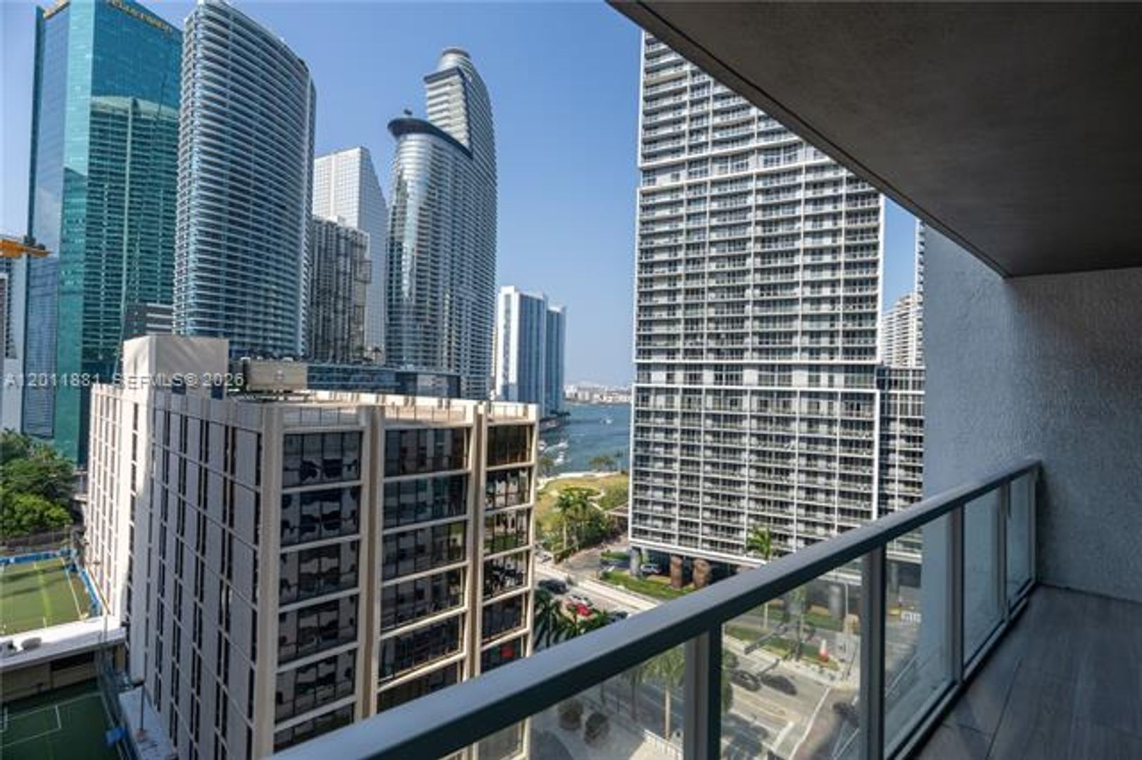 MIAMI Apartment: 500 Brickell Ave # 1407