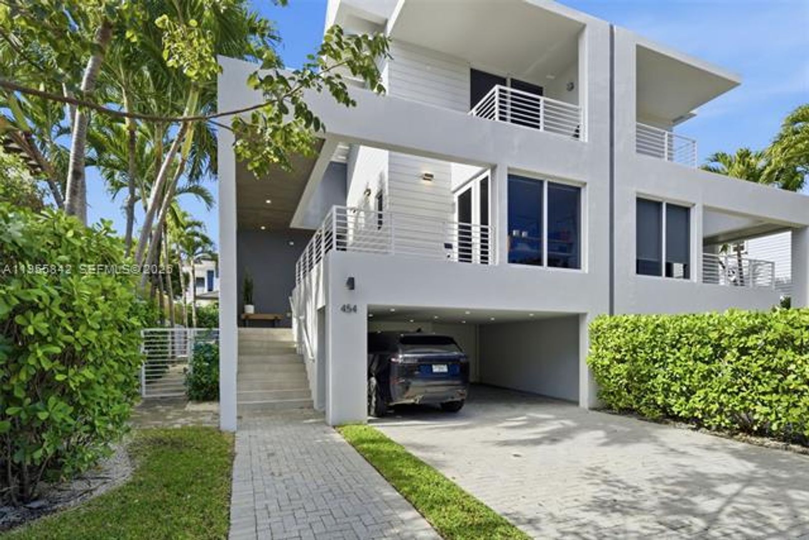 KEY BISCAYNE Townhome: 454 Fernwood Rd th 454