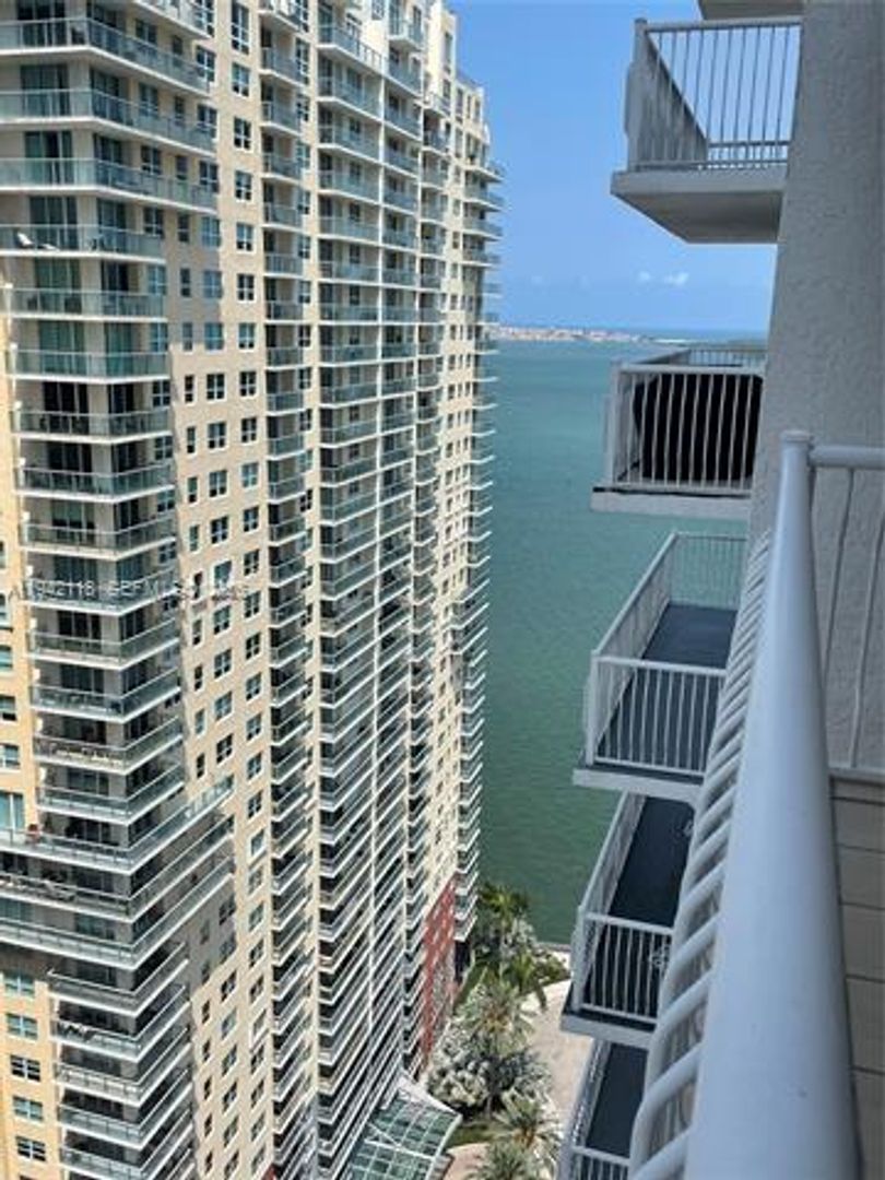 Miami Apartment: 1200 Brickell Bay Dr unit 3104