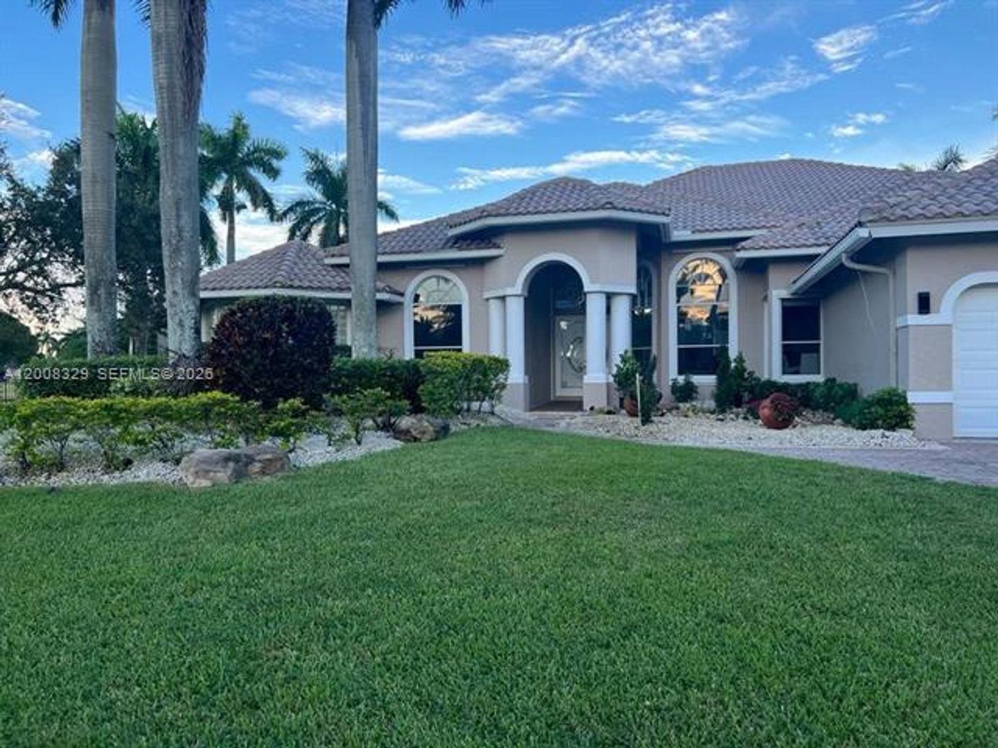 WESTON House: 2534 Poinciana Dr