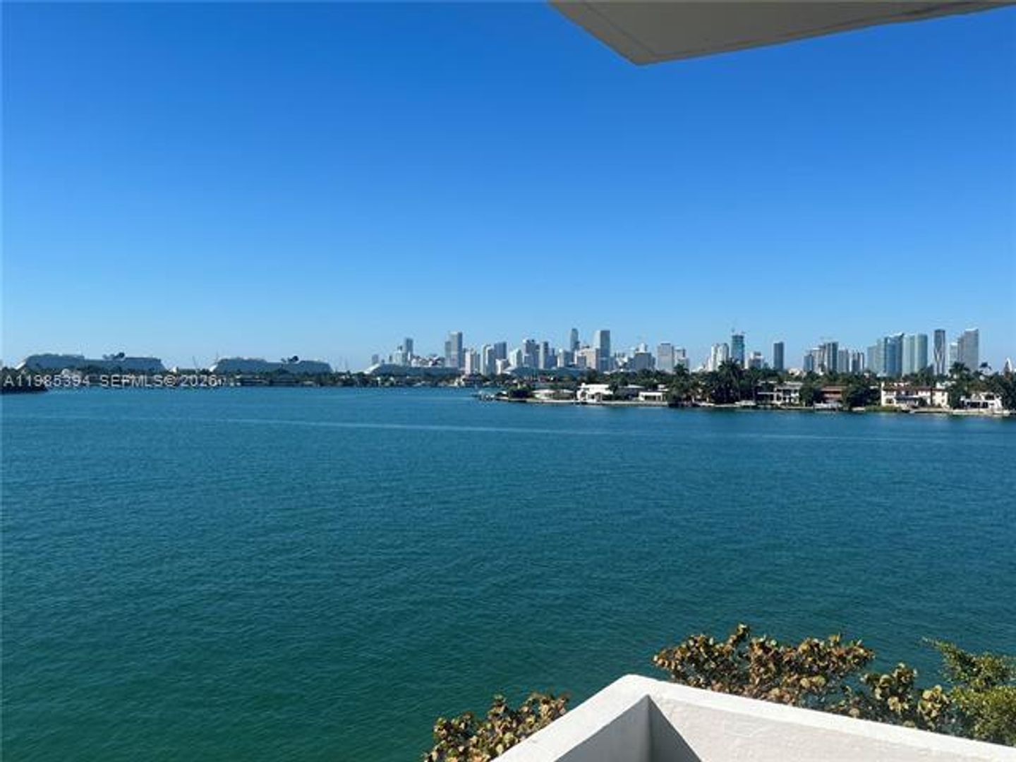 MIAMI BEACH Apartment: 3 Island Ave # 04I