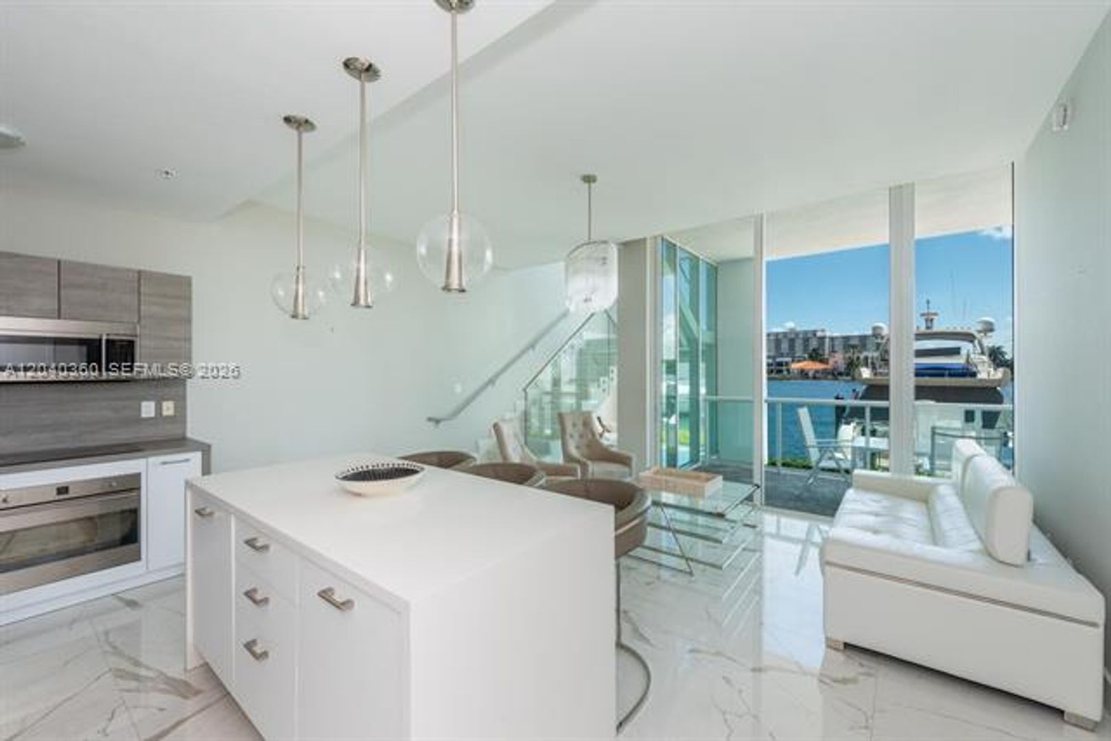 Sunny Isles Beach Apartment: 400 Sunny Isles Blvd # 104