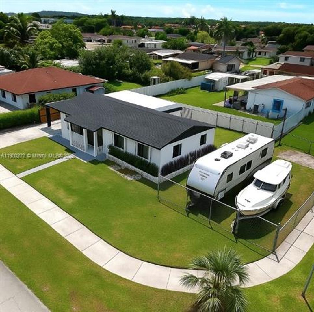 MIAMI House: 11462 SW 225th St #0