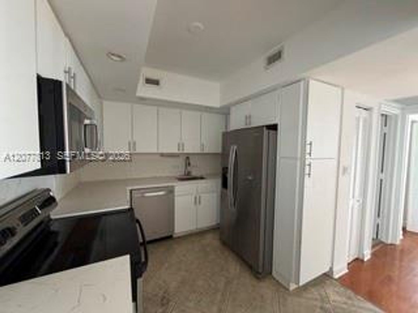 Miami Beach Condo: 5600 Collins Ave cu-15J