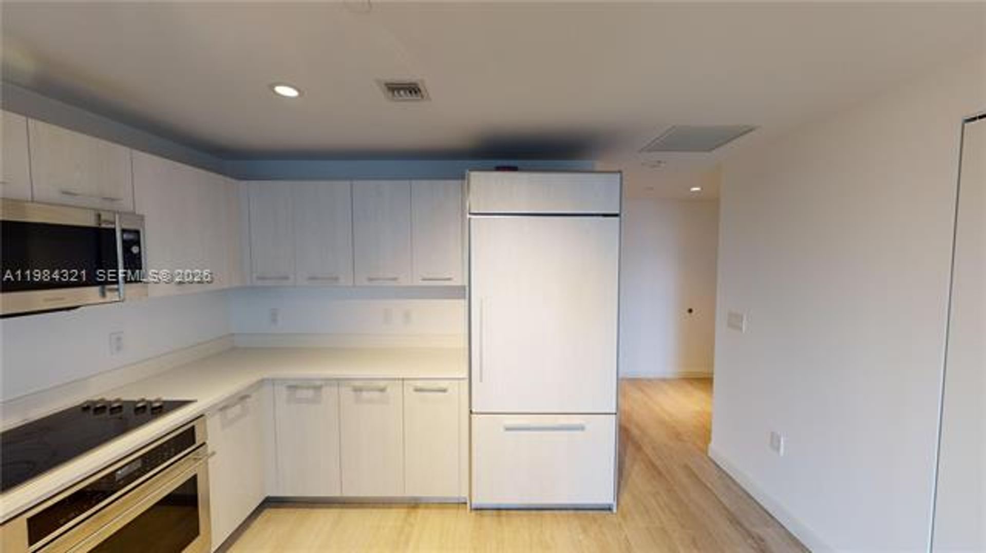 MIAMI Apartment: 55 SW 9th St # 2010