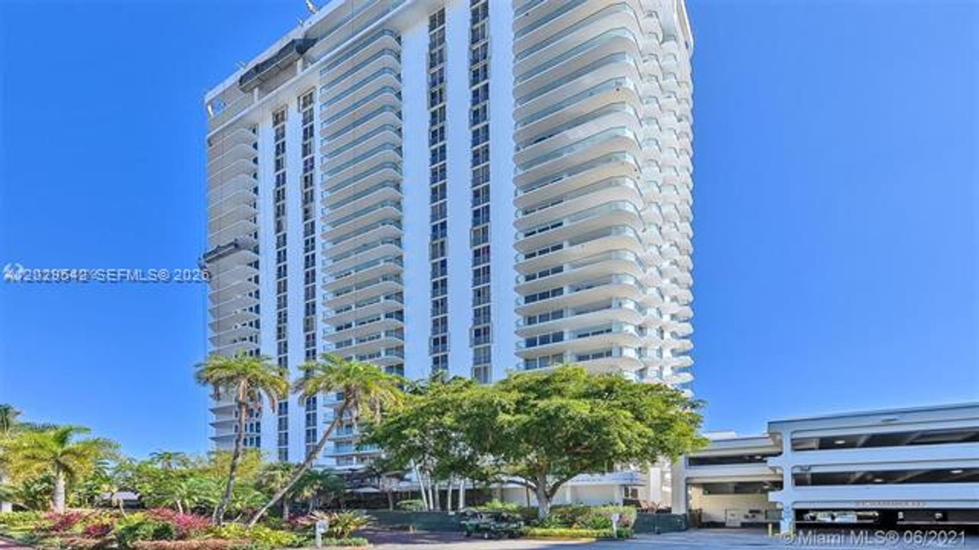 Aventura Condo: 19707 Turnberry Way # 4L