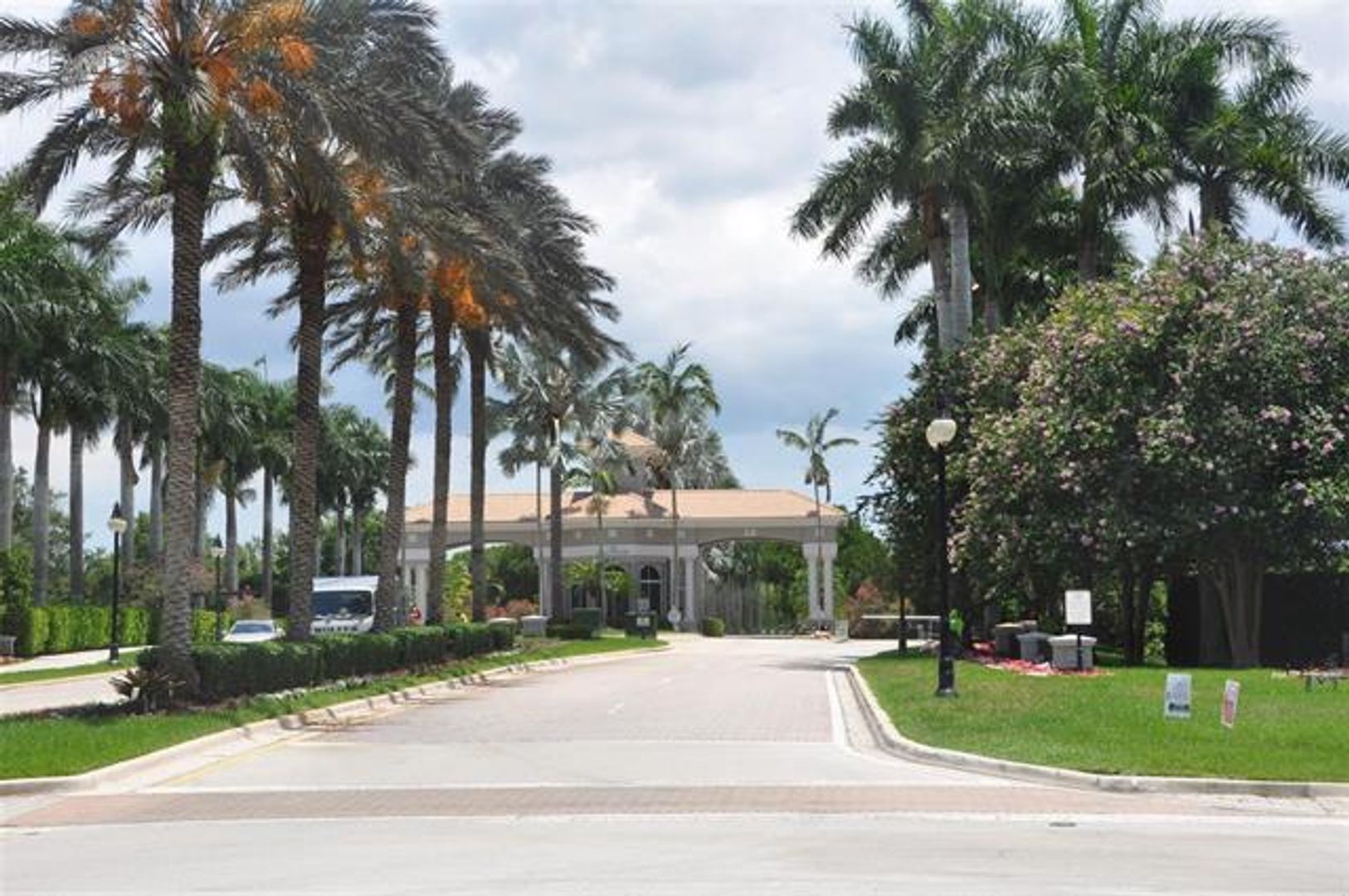 WESTON House: 19496 S Whitewater Ave