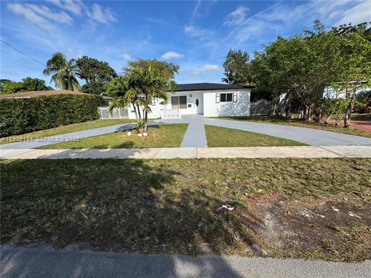 NORTH MIAMI BEACH House: 701 NE 170th St # 701