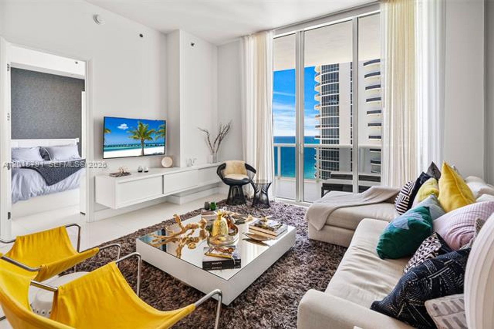 Sunny Isles Beach Apartment: 15901 Collins Ave #3302