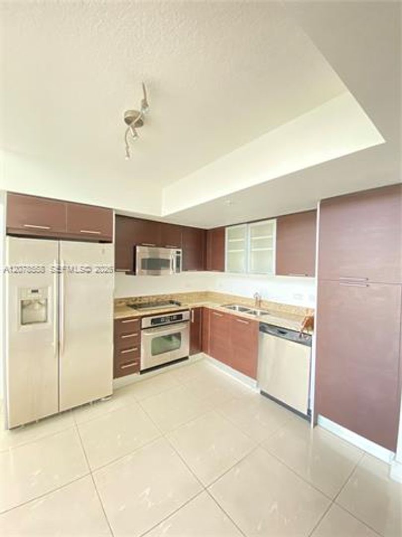 Miami Condo: 41 SE 5th St cu-1109