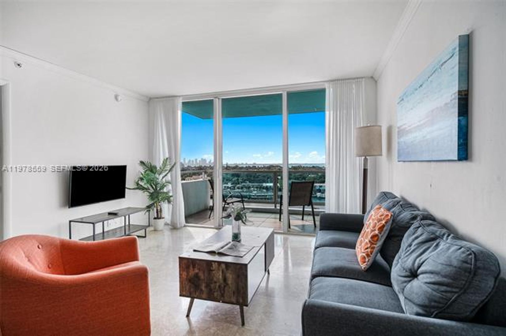 MIAMI BEACH Apartment: 5101 Collins Ave # 11T