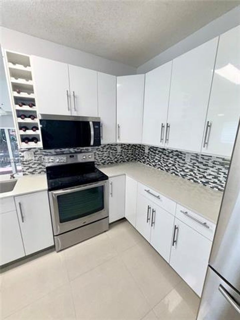 Miramar Townhome: 1704 SW 101st Ter th 1704