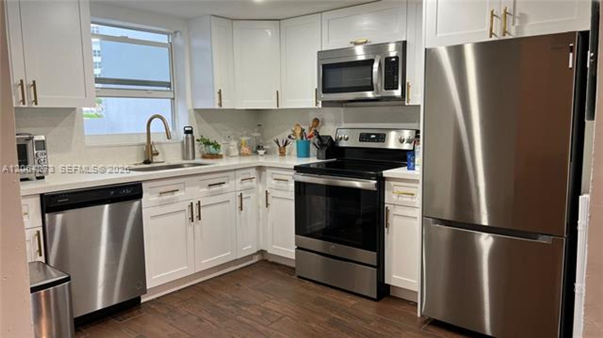 North Miami Condo: 2061 NE 123rd St th 2061