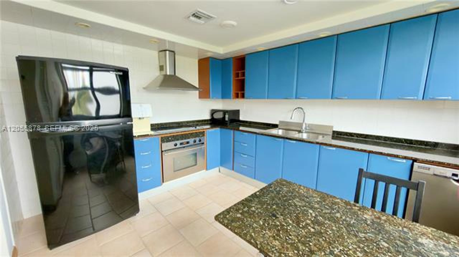 Sunny Isles Beach Condo: 456 Poinciana Dr cu-1620