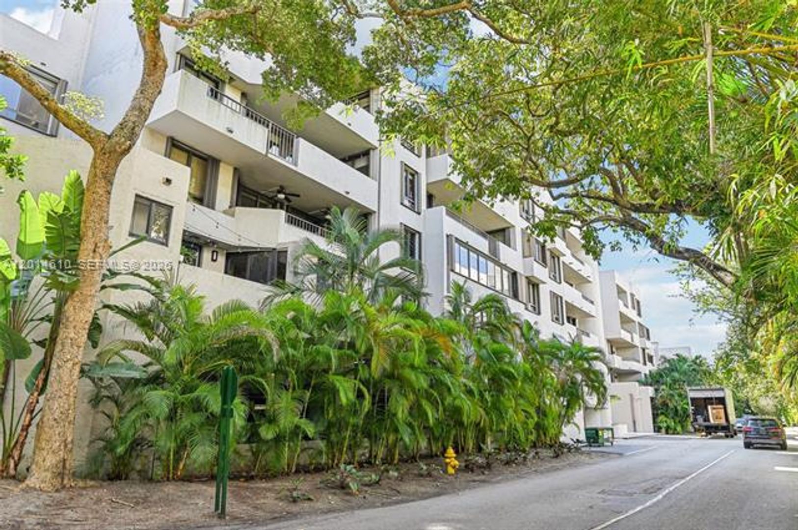 Key Biscayne Apartment: 121 Crandon Blvd #251