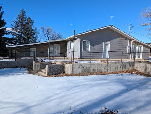 Large and Unique home in Castle Rock! – photo 1