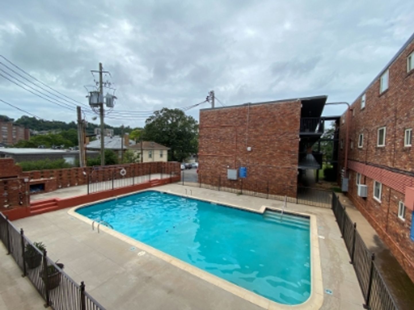 Birmingham House: 2990 Rhodes Circle S