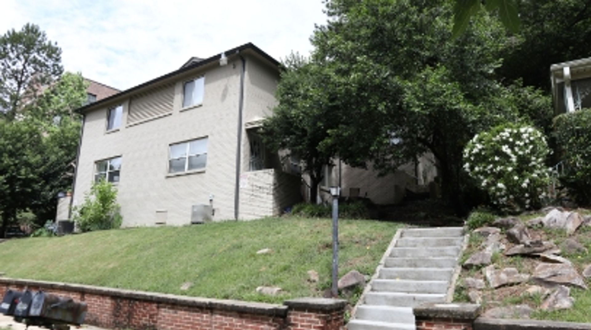 Birmingham Apartment: 1008 Broadway Street