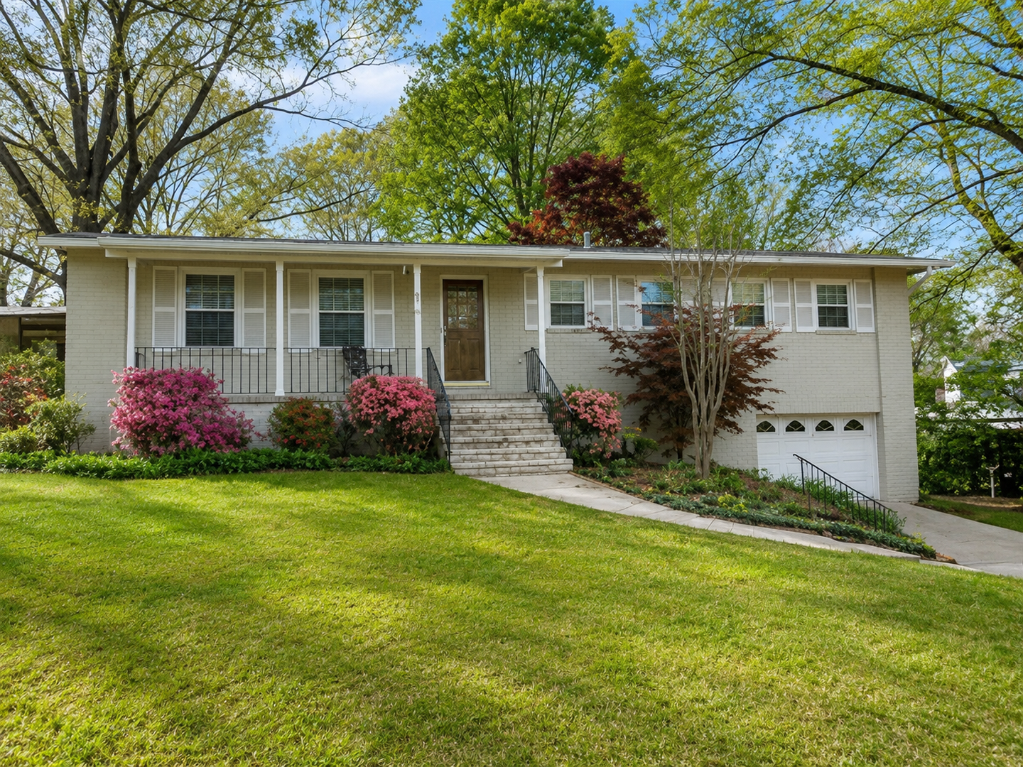 Birmingham House: 536 Edgecrest Circle