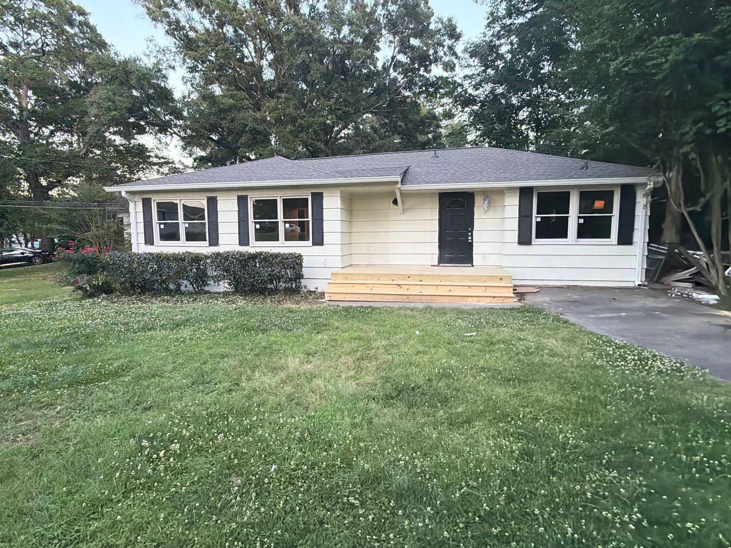 Birmingham House: 621 Greenhill Drive