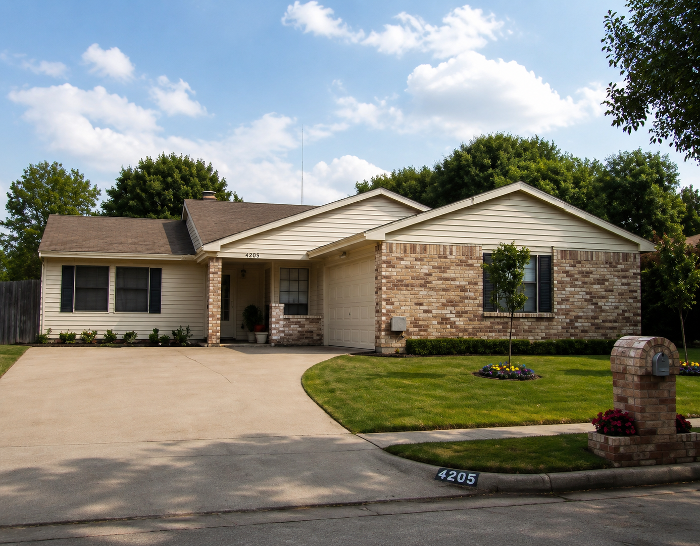 Arlington House: 4205 Greencrest Drive