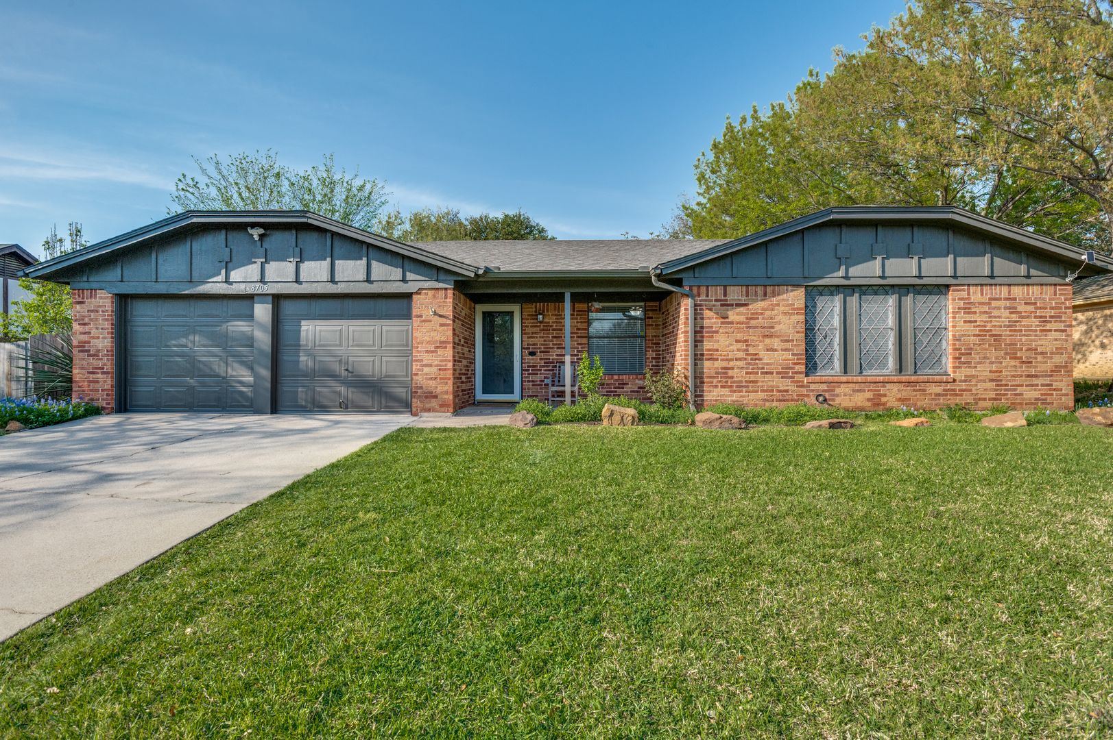 North Richland Hills House: 8705 Irongate Drive