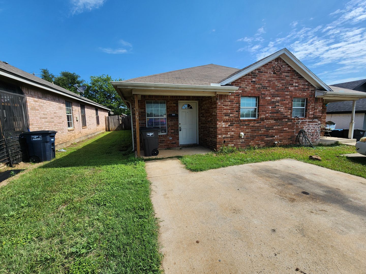 Fort Worth Apartment: 1429 E. Robert St.