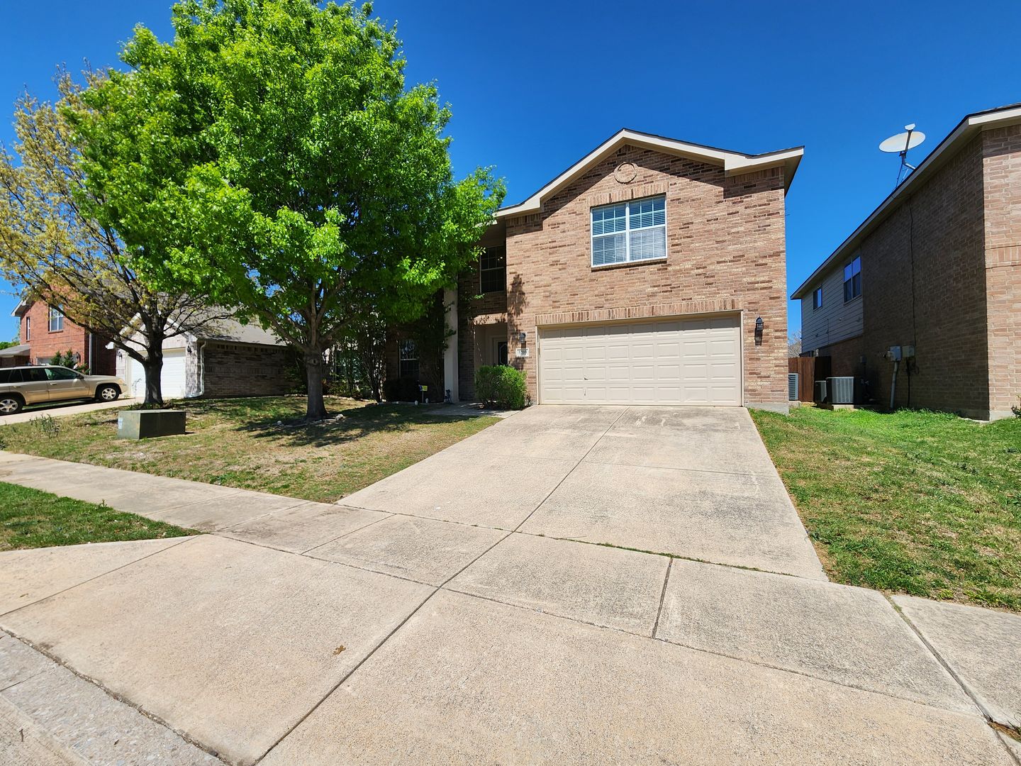 Fort Worth House: 5709 Valley Stream Way