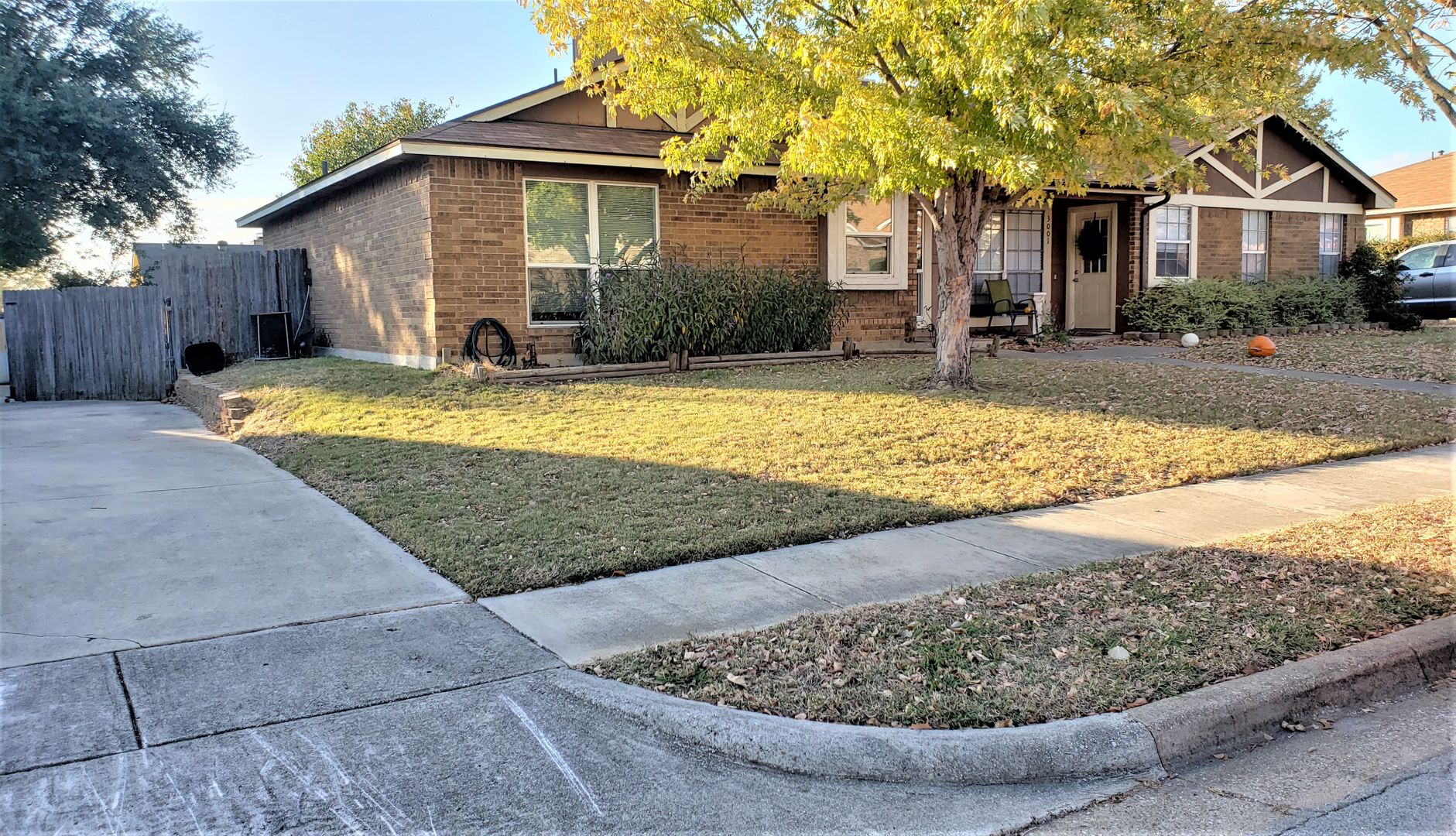 Euless House: 2925 Timothy Ln
