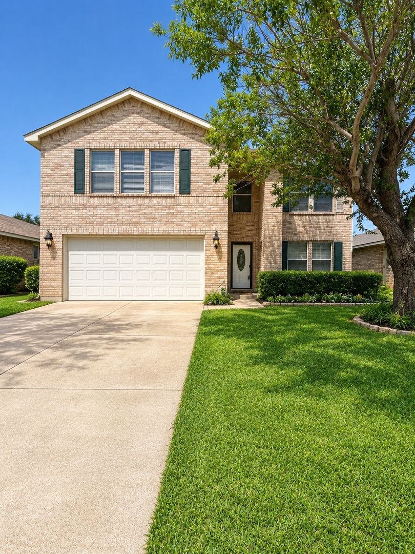 Fort Worth House: 8712 Hunters Creek Drive