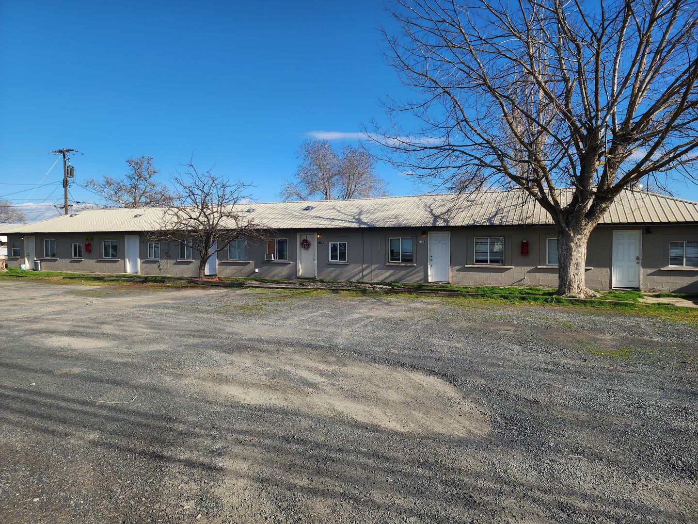 Moses Lake Apartment: 2707 West Peninsula