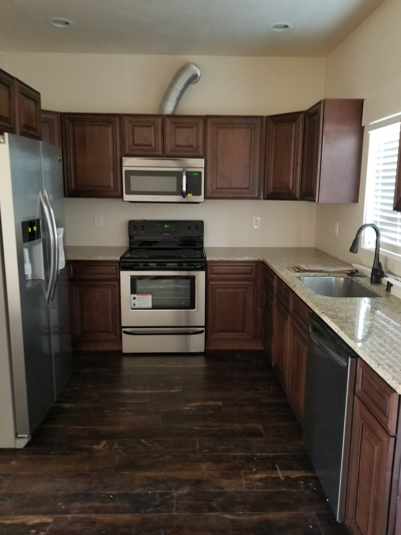 Moses lake Apartment: 1305-1307 Daniel Street