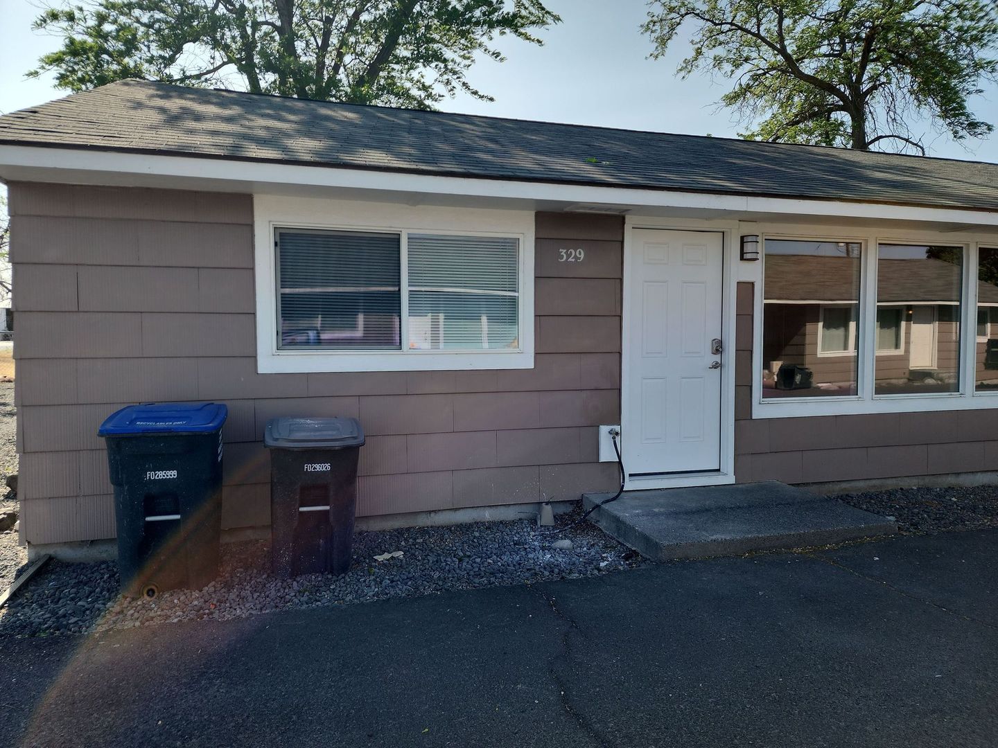 Moses Lake Apartment: 333-335 Gibby