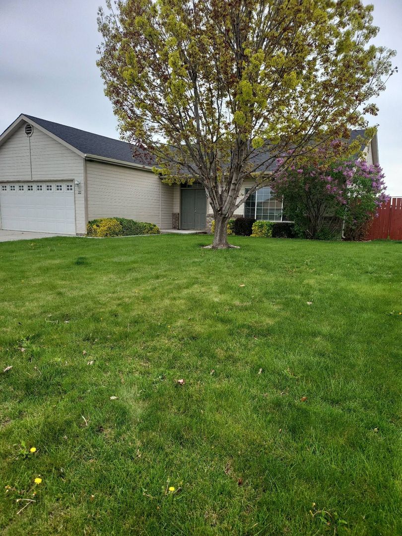 Moses Lake House: 212 East Linden Avenue