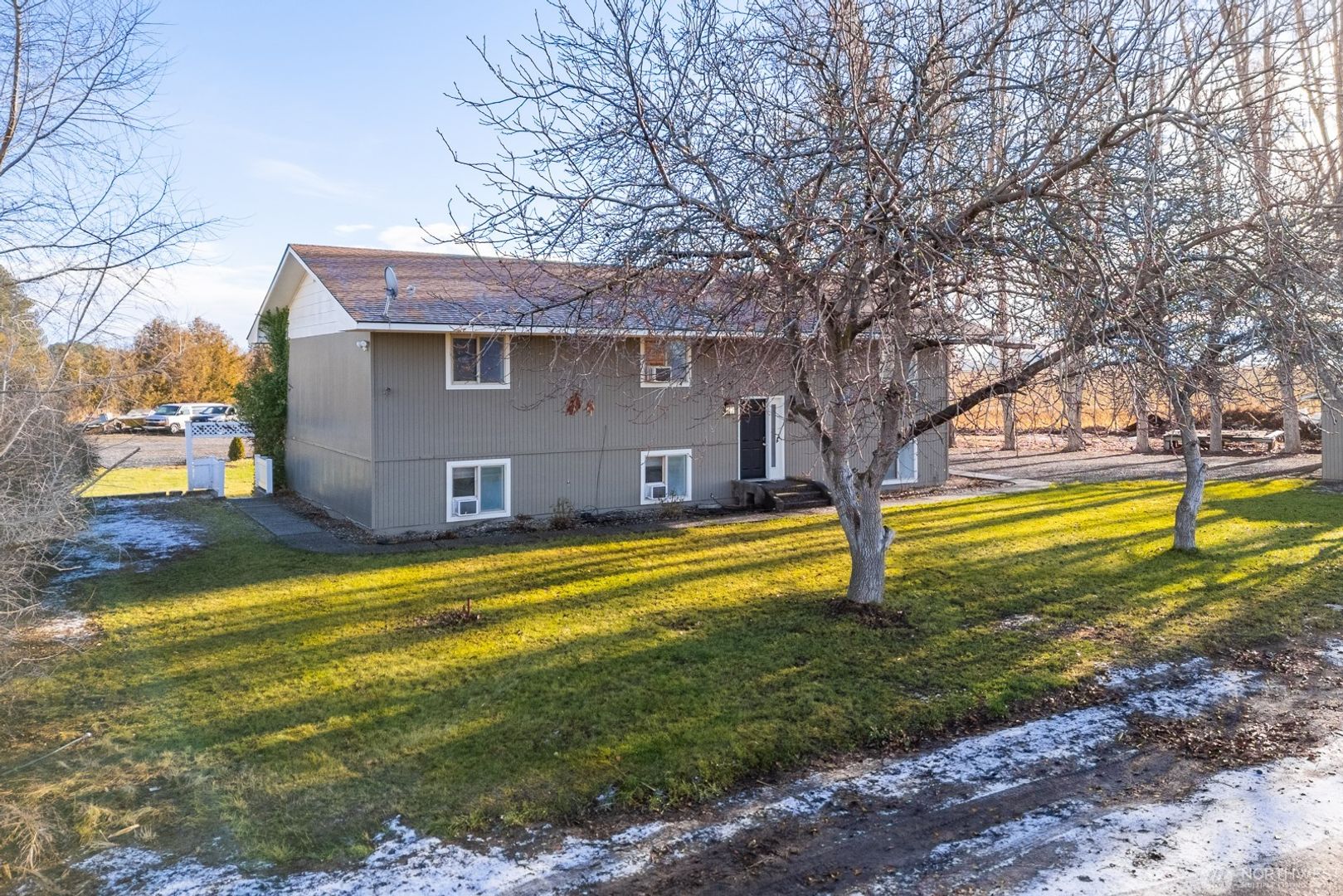 Moses Lake Apartment: 3956 Rd L.2