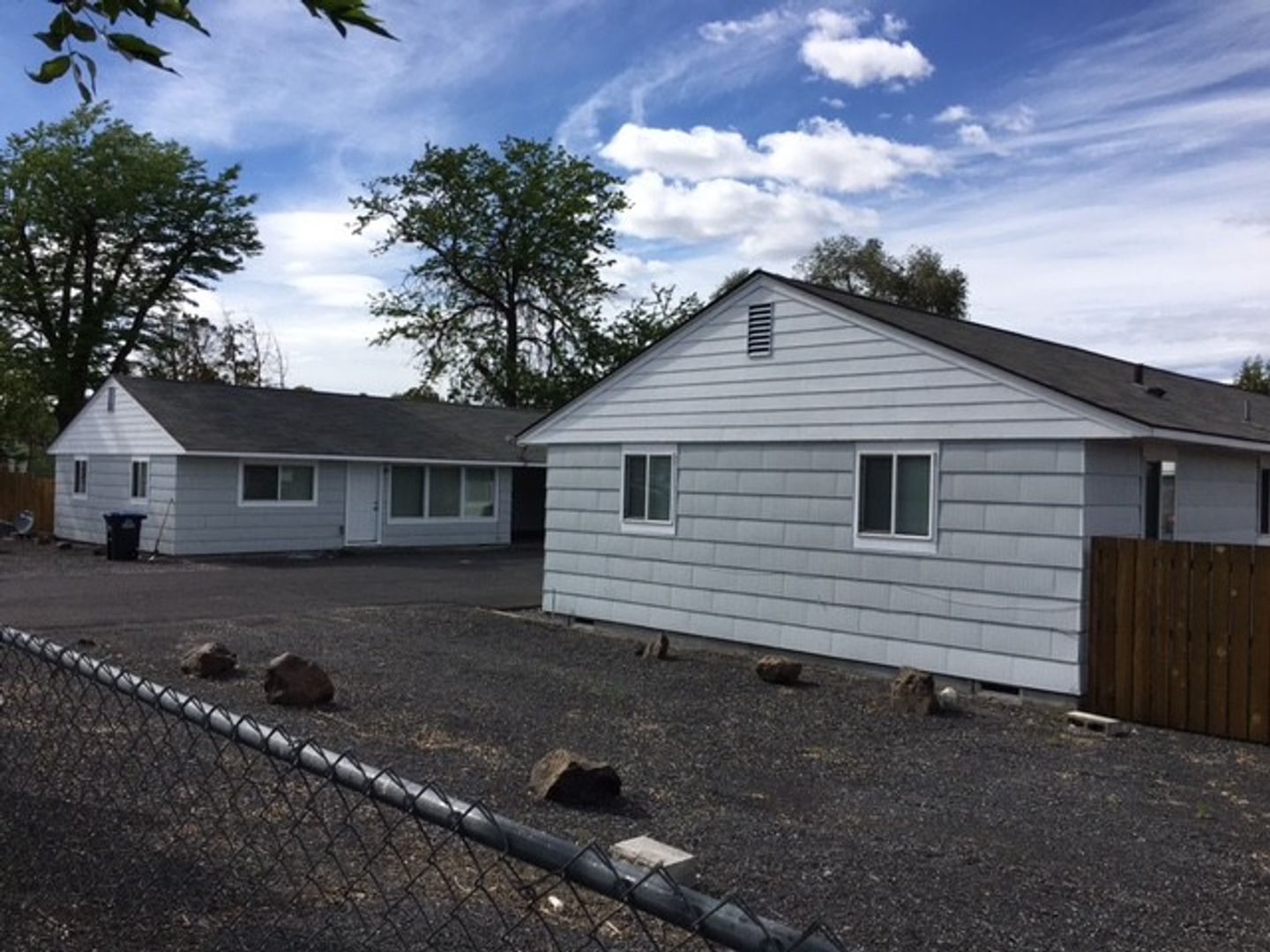 Moses Lake Apartment: 329-331 Gibby