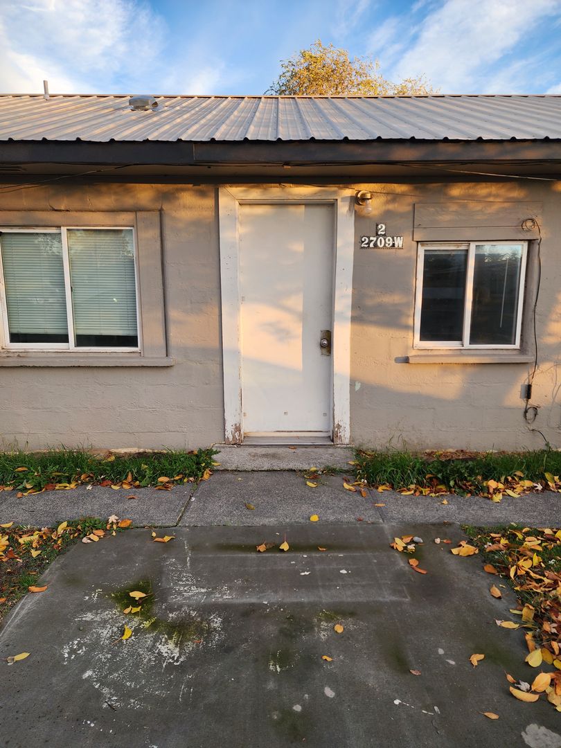 Moses Lake Apartment: 2707 West Peninsula