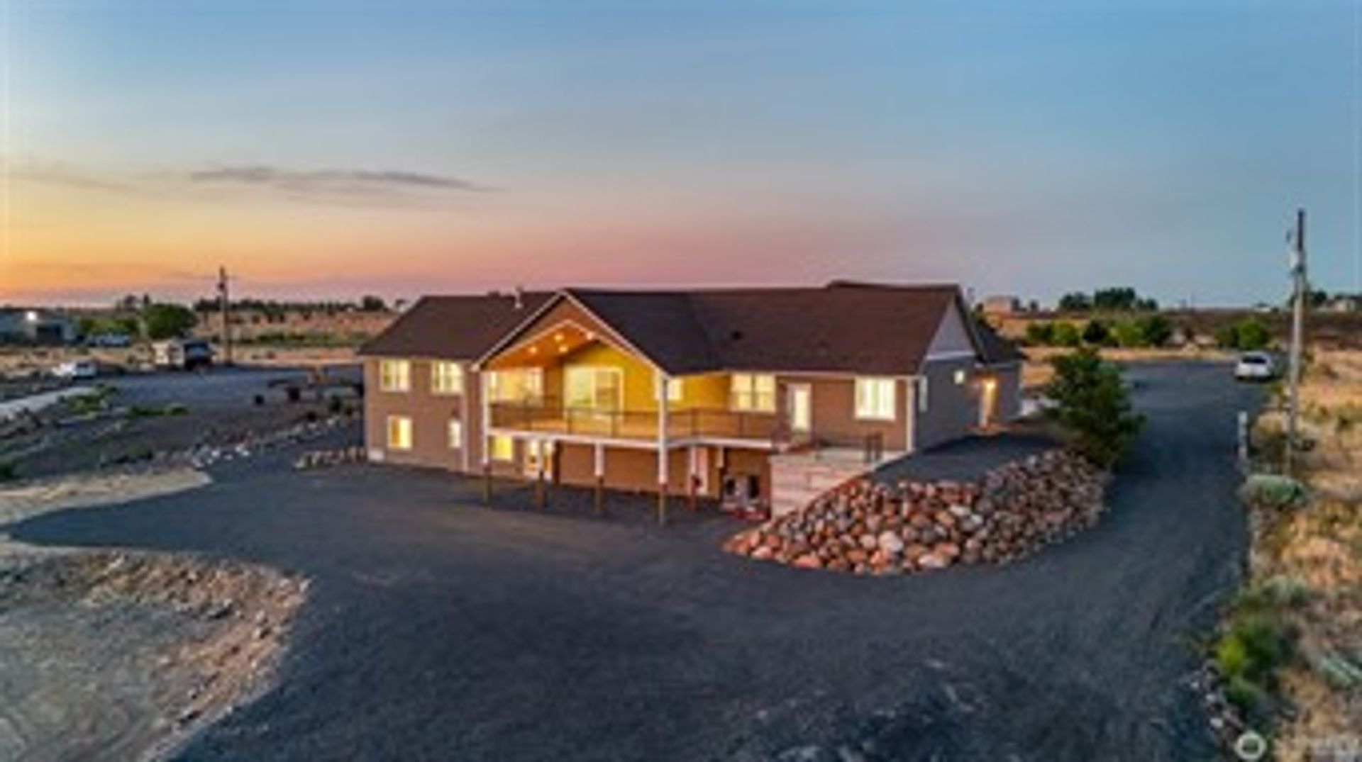 Moses Lake House: 7328 Stonecrest Road NE