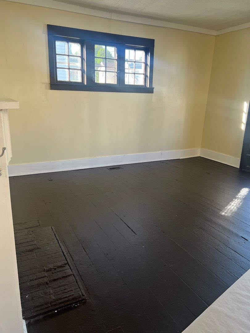 Newark House: 263 Elmwood Ave